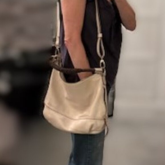 Plinio Visona Hobo Handbag in Excellent condition. Beige with brown accents. - Picture 2 of 9